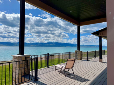 *Beachfront vacation home at BEAR LAKE (6BR/6BR)* Vacation rental perfect for 2-3 families. Boat ramp. 18 guests max.