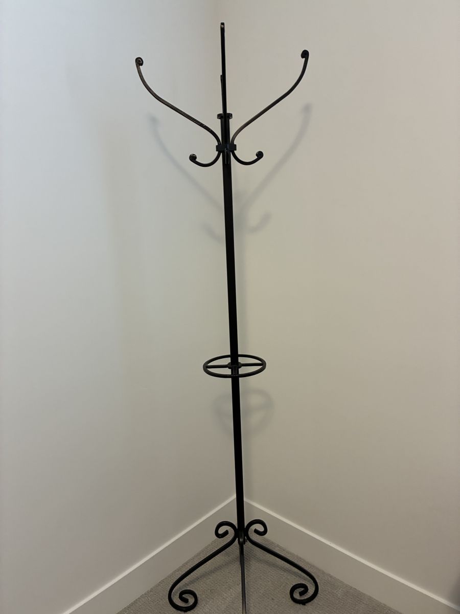 Freestanding Coat Hanger