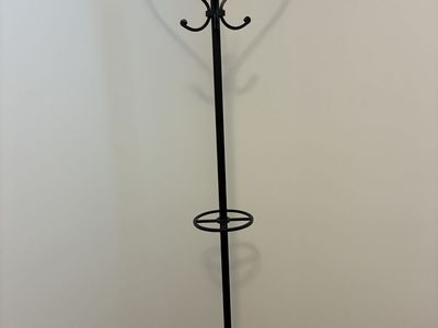 Freestanding Coat Hanger