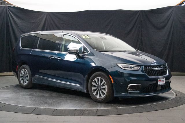 2023 Chrysler Pacifica Plug-In Hybrid Limited