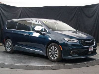 2023 Chrysler Pacifica Plug-In Hybrid Limited