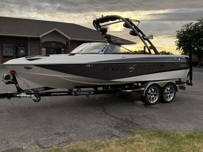2011 Malibu 23 LSV Wakesetter