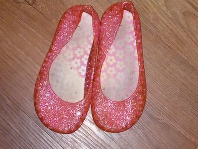 Girl's Pink Sparkle Floral Jelly Shoes Size 7