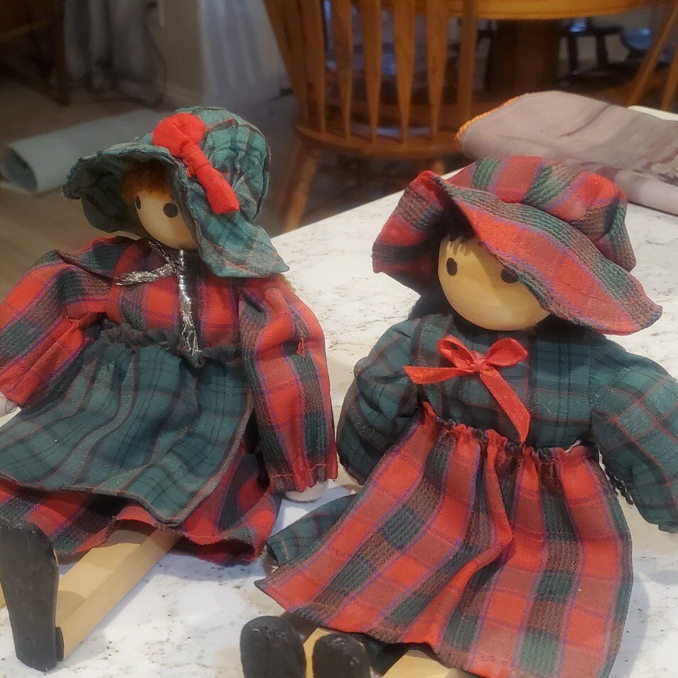 Wooden Pioneer Dolls