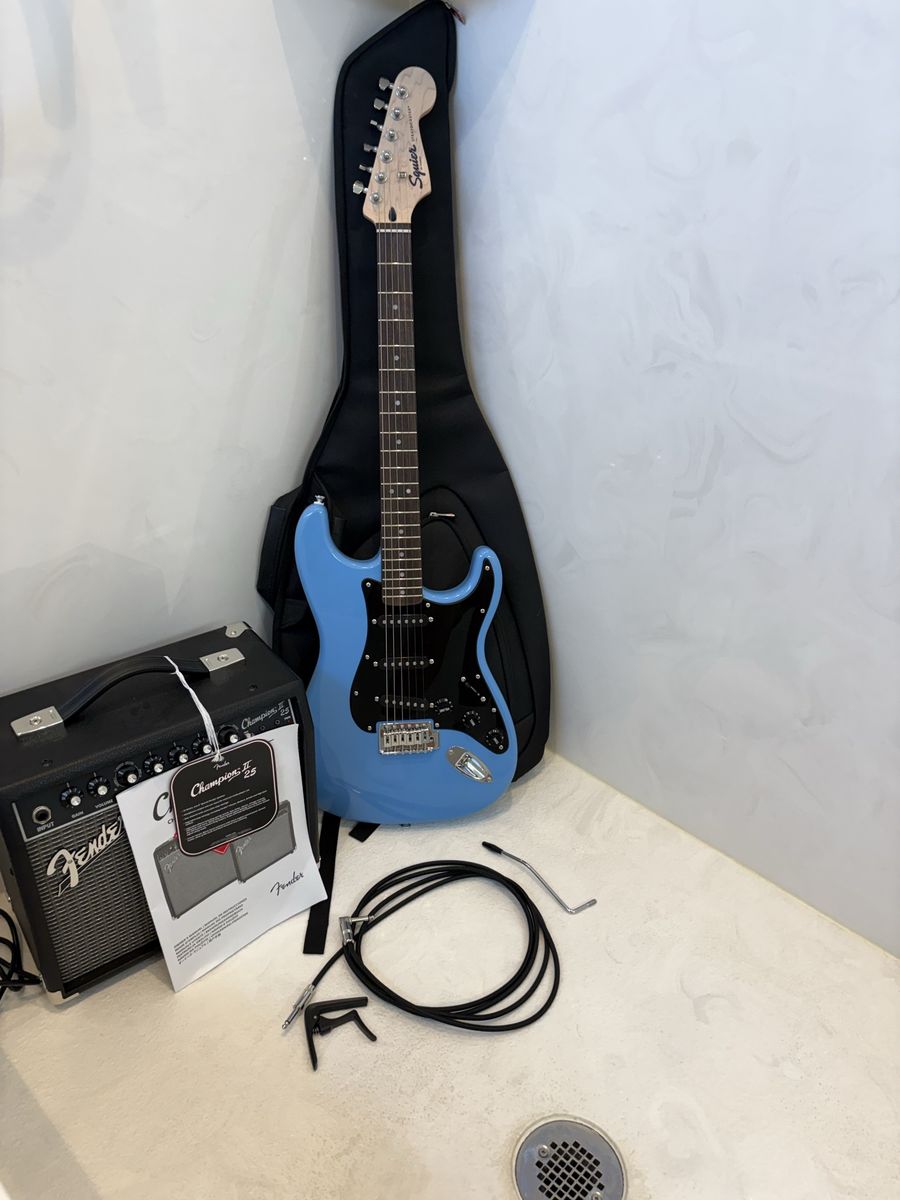 Squier Sonic Stratocaster + Fender Champion II 25 Amp Bundle – Like New