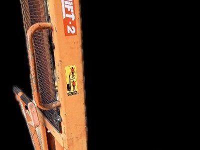 Inter-Lift-2 Manual Hydraulic Stacker Pallet Lift - 2200 lbs Capacity