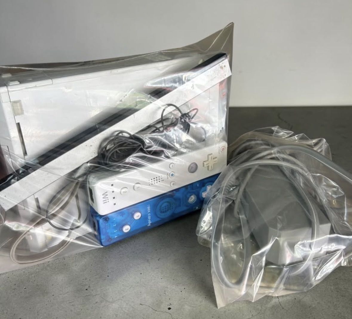 Nintendo Wii Console Bundle with Controllers and Cables