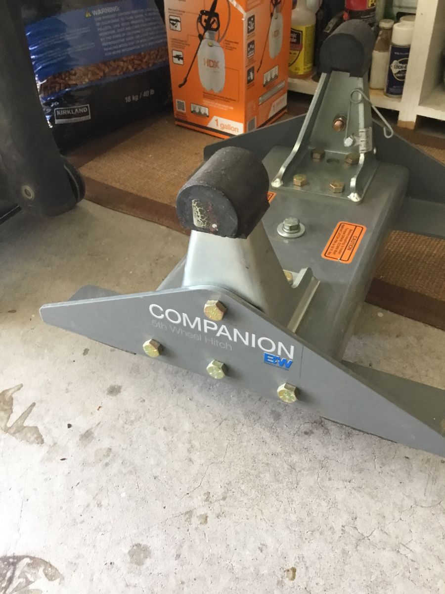 BW bed 5th Wheel  bottom hitch