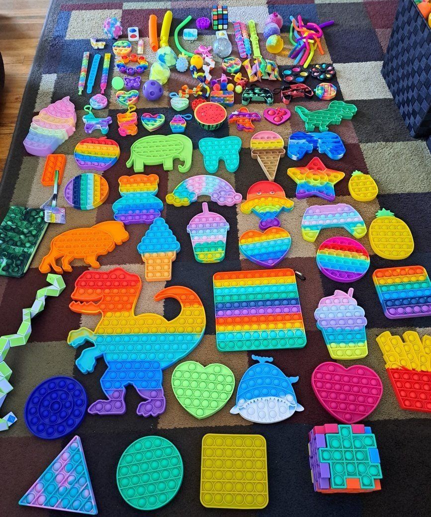 Lots of fun fidgets and pop its 