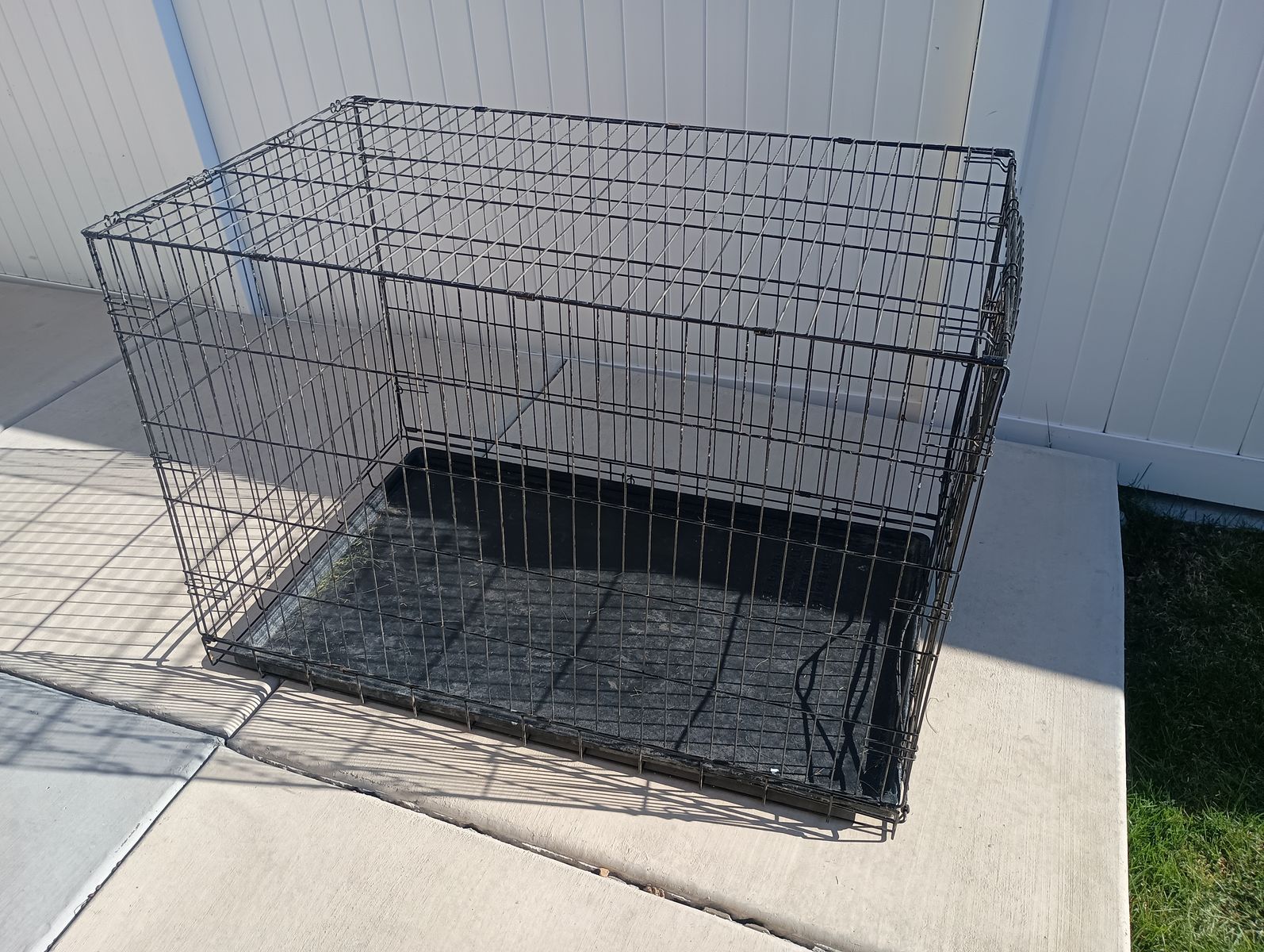 XL dog crate