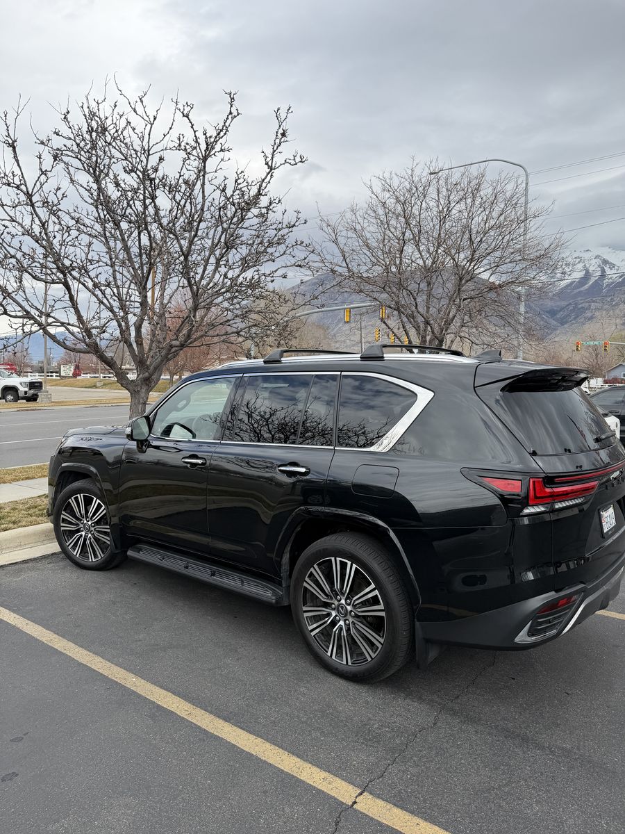2025 Lexus LX 600 Luxury