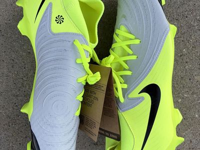 Nike Phantom Vaper size 8 New