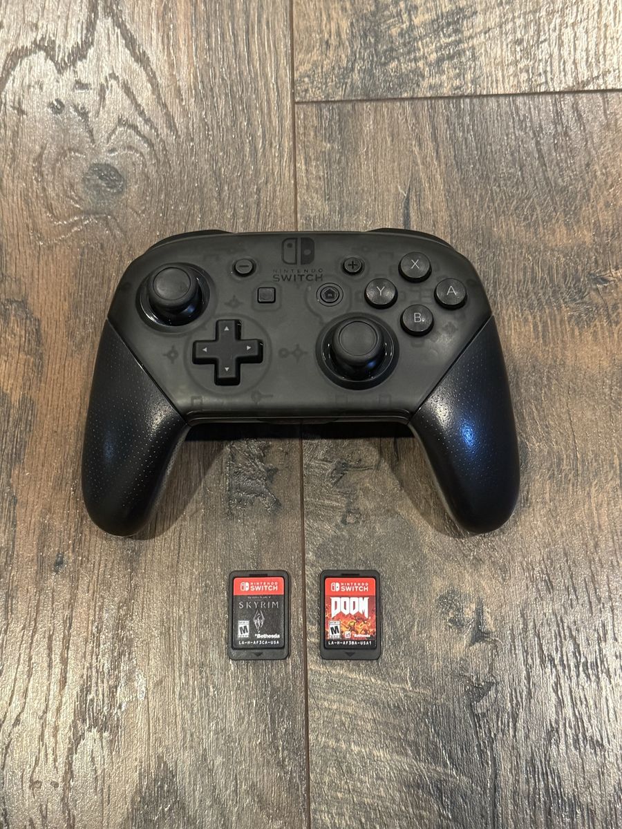 Nintendo Switch Pro Controller + Skyrim & DOOM Games - Excellent Condition
