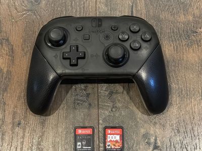 Nintendo Switch Pro Controller + Skyrim & DOOM Games - Excellent Condition