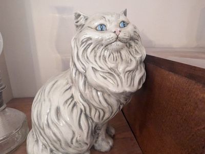 ceramic cat