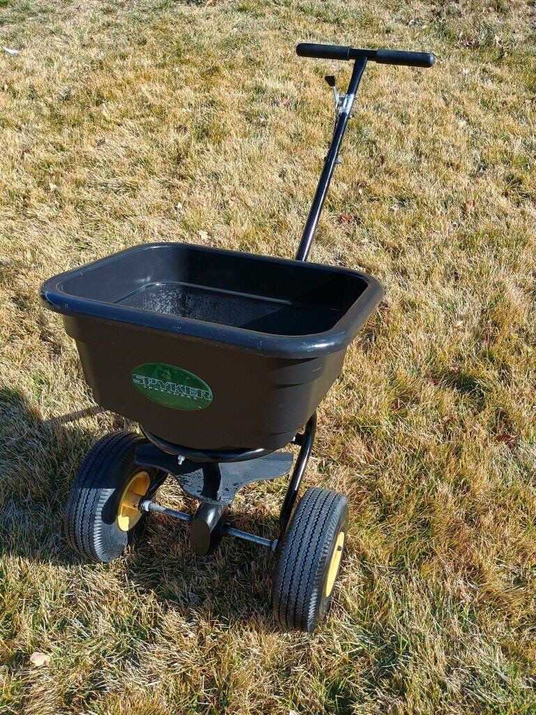 Fertilizer spreader.