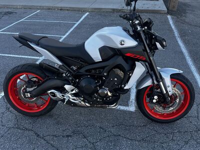 2020 Yamaha MT09 - Naked Sport Bike - MT-09 FZ09