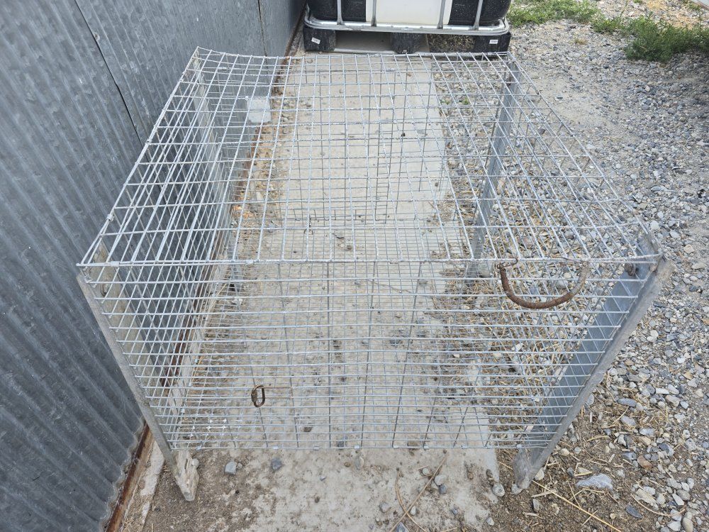 Pet Lodge Galvanized Metal Wire Animal Cage