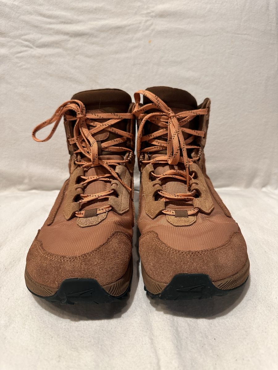 Altra Lone Peak women’s size 7 rose color, lightweight, mid hiking boots