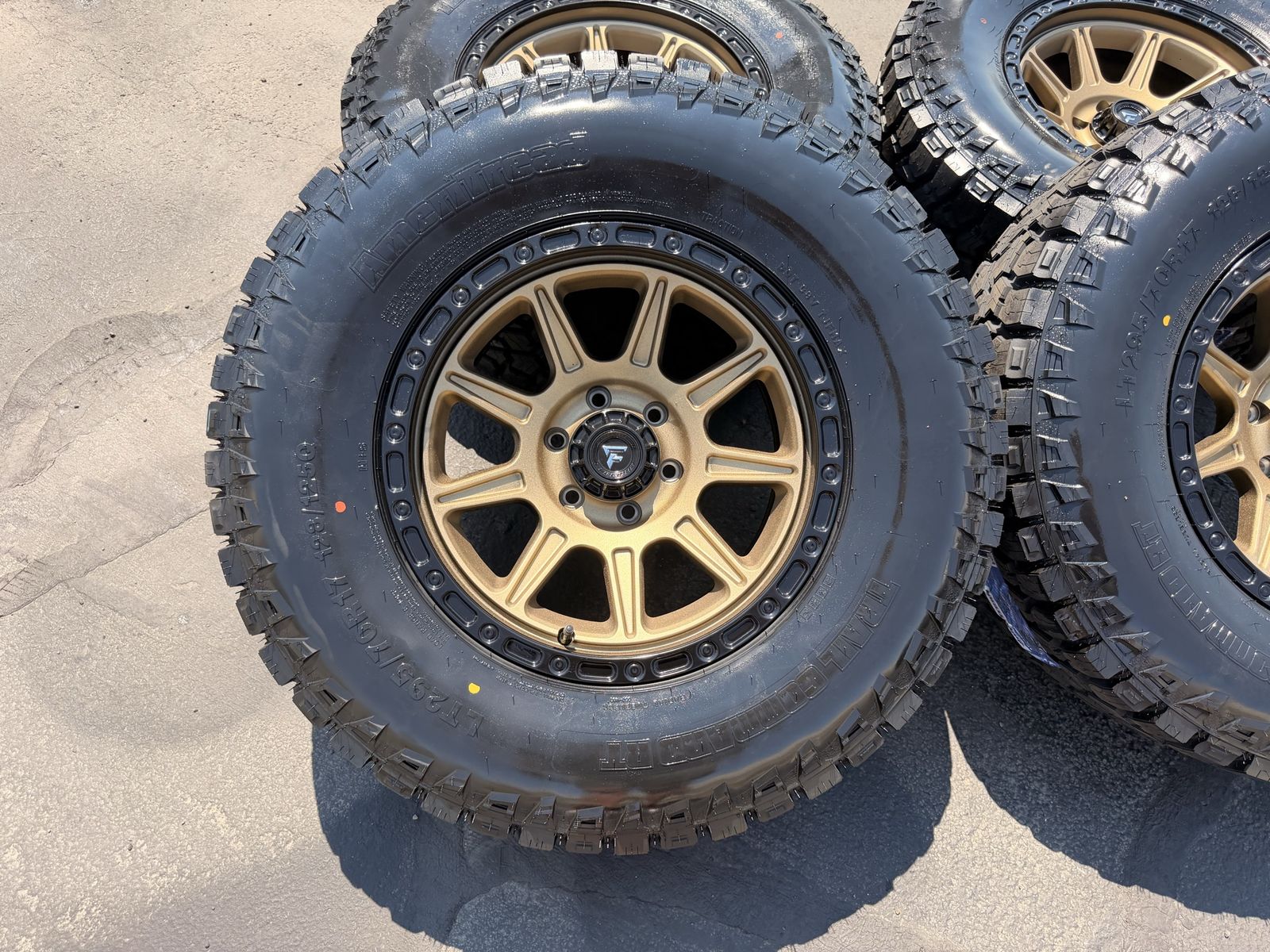 17” Fittipaldi 6 Lug 6x135 Ford F150 33” R/T 295/70R17
