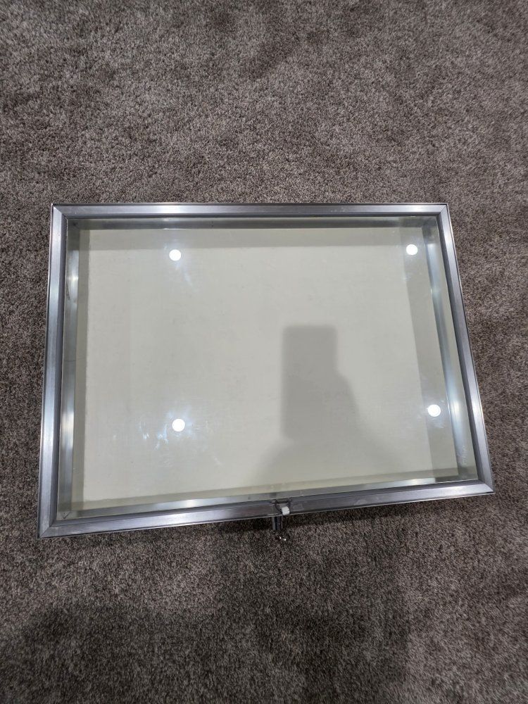 Retail Display Case with Glass Lid and Lock