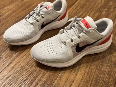 Nike Vomero 16 - 11.5