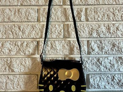Hello Kitty crossbody bag purse