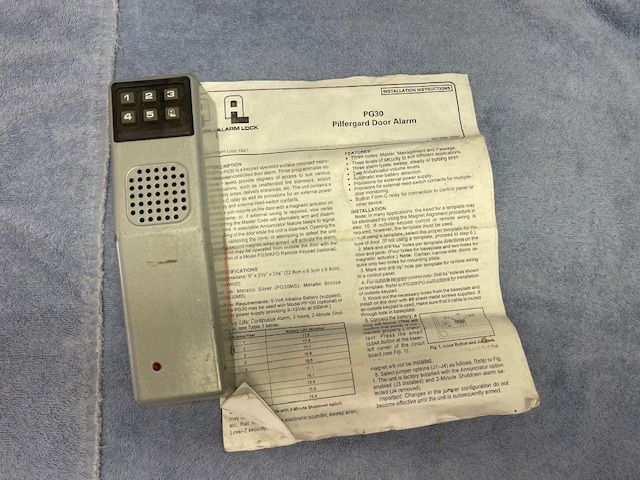 DOOR ANNUNCIATOR/SECURITY DEVICE