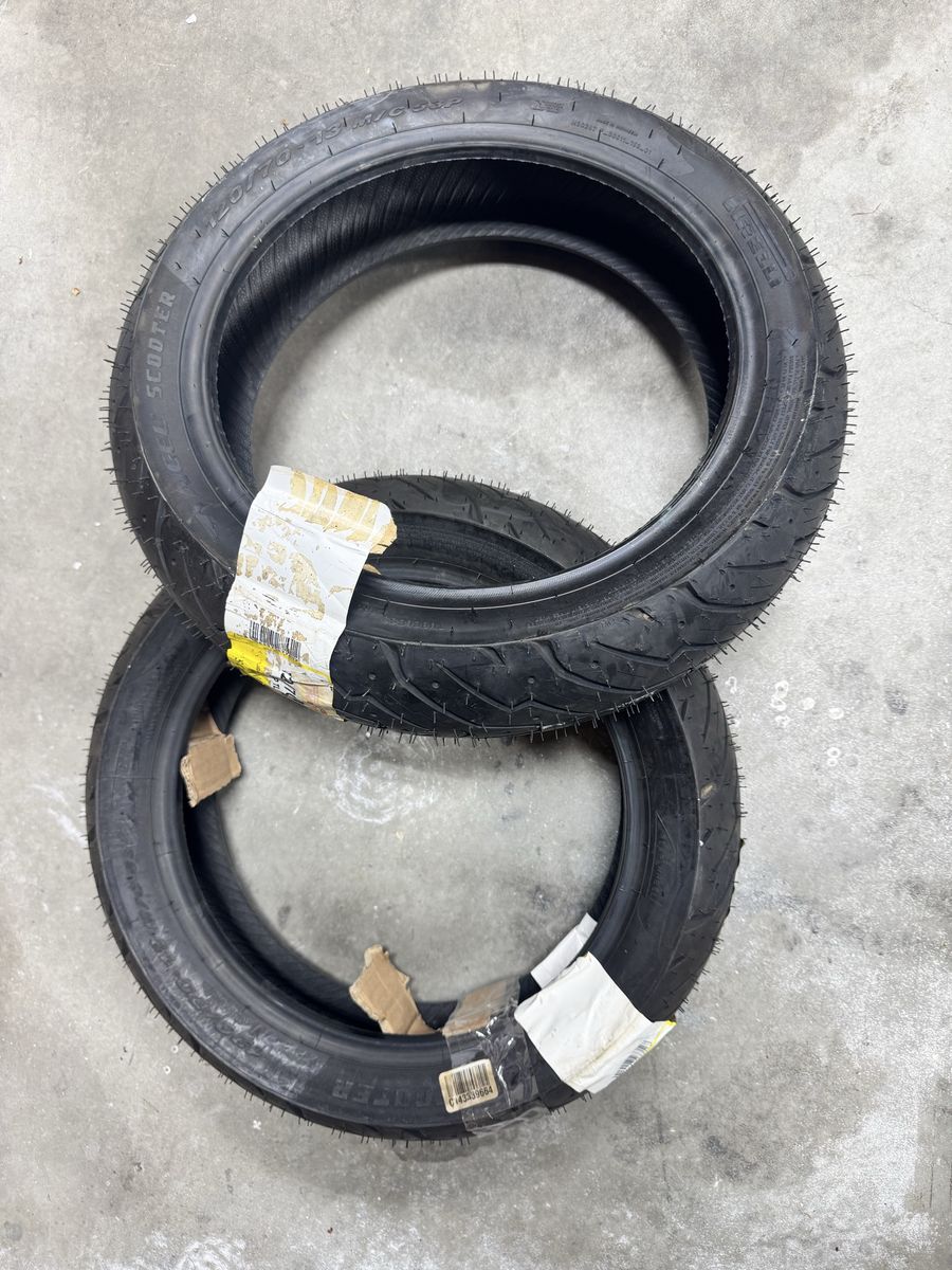 Set perelli scooter tires