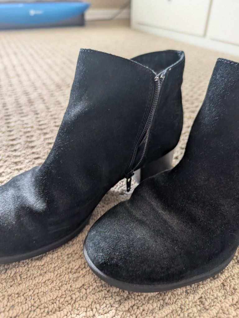 Born Black Suede Boot, Size 8
