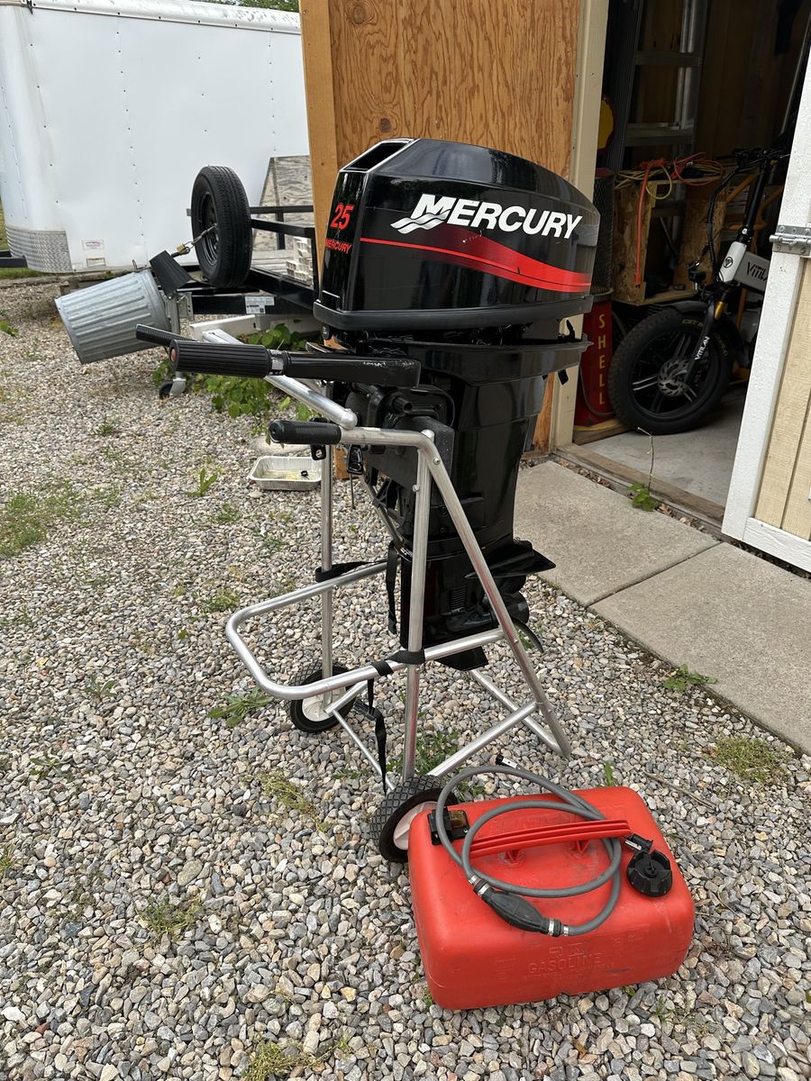 25 hp Mercury boat motor