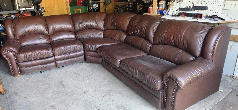 Brown Leather L-Shaped Sectional Sofa with Pull-Out Sleeper Bed