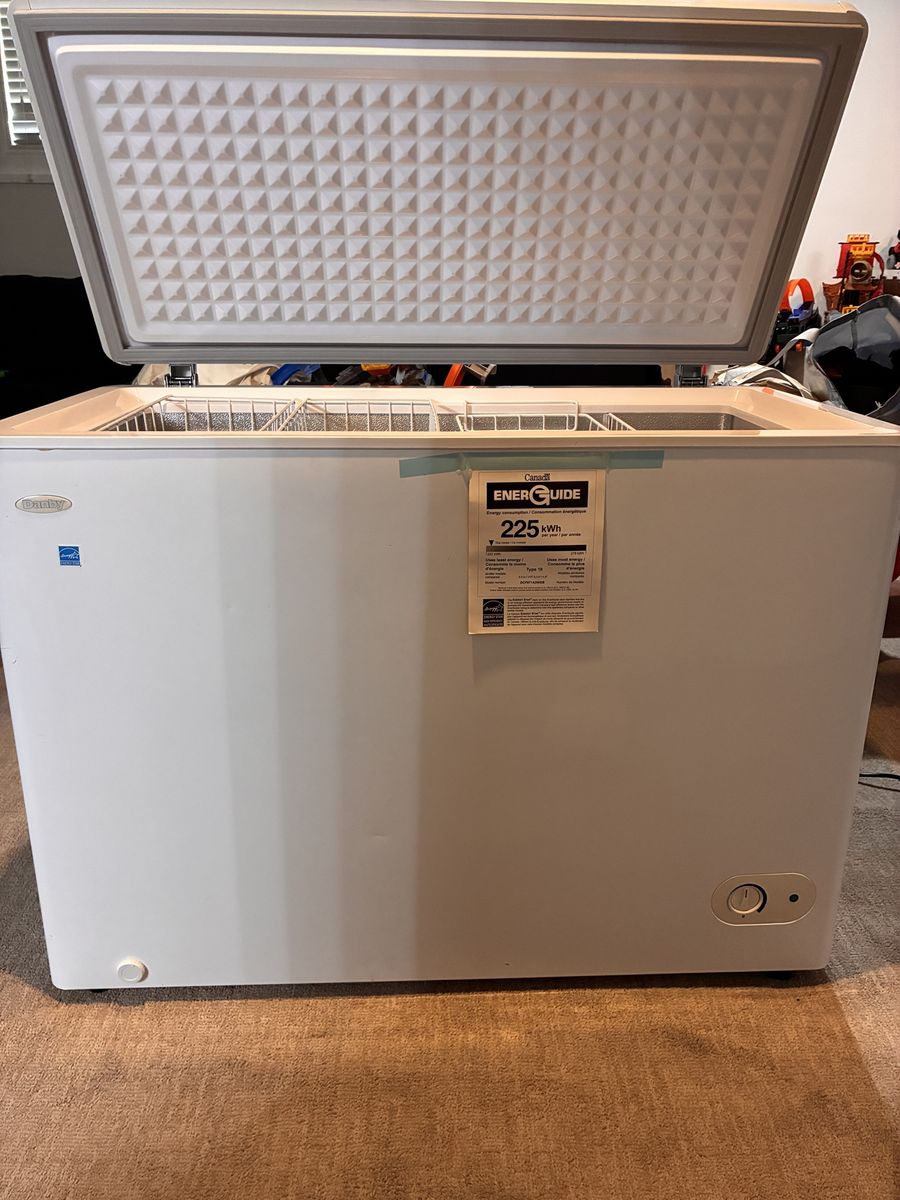 7.1 cubic feet Danby Chest Freezer 