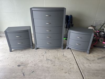 Dresser And Nightstands