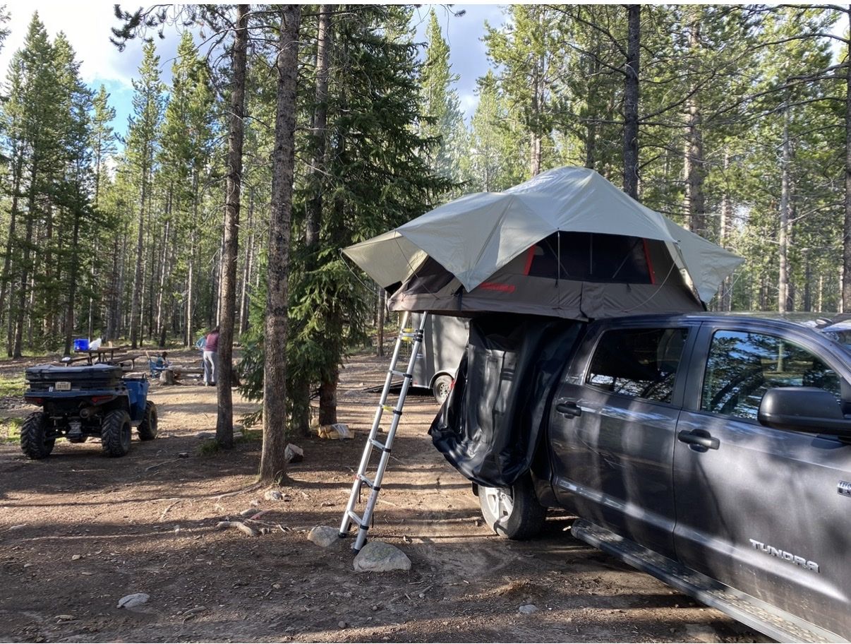 Yakima Skyrise HD Rooftop Tent - 4-Season 3-Person Tent