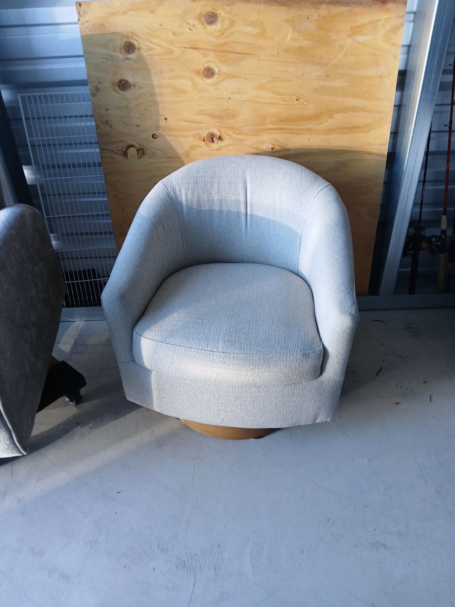 Swivel chair