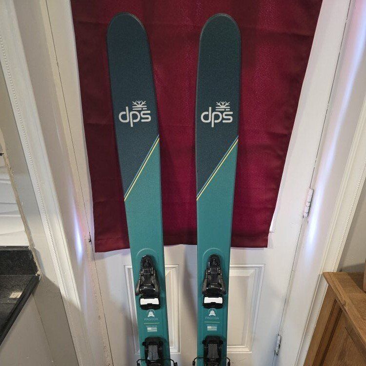 DPS backcountry touring 112 RP Skis and skins
