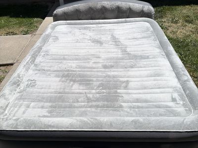 Sealy Queen Size Air Mattress with Built-in Pump - Guest Bed, Camping, Portable