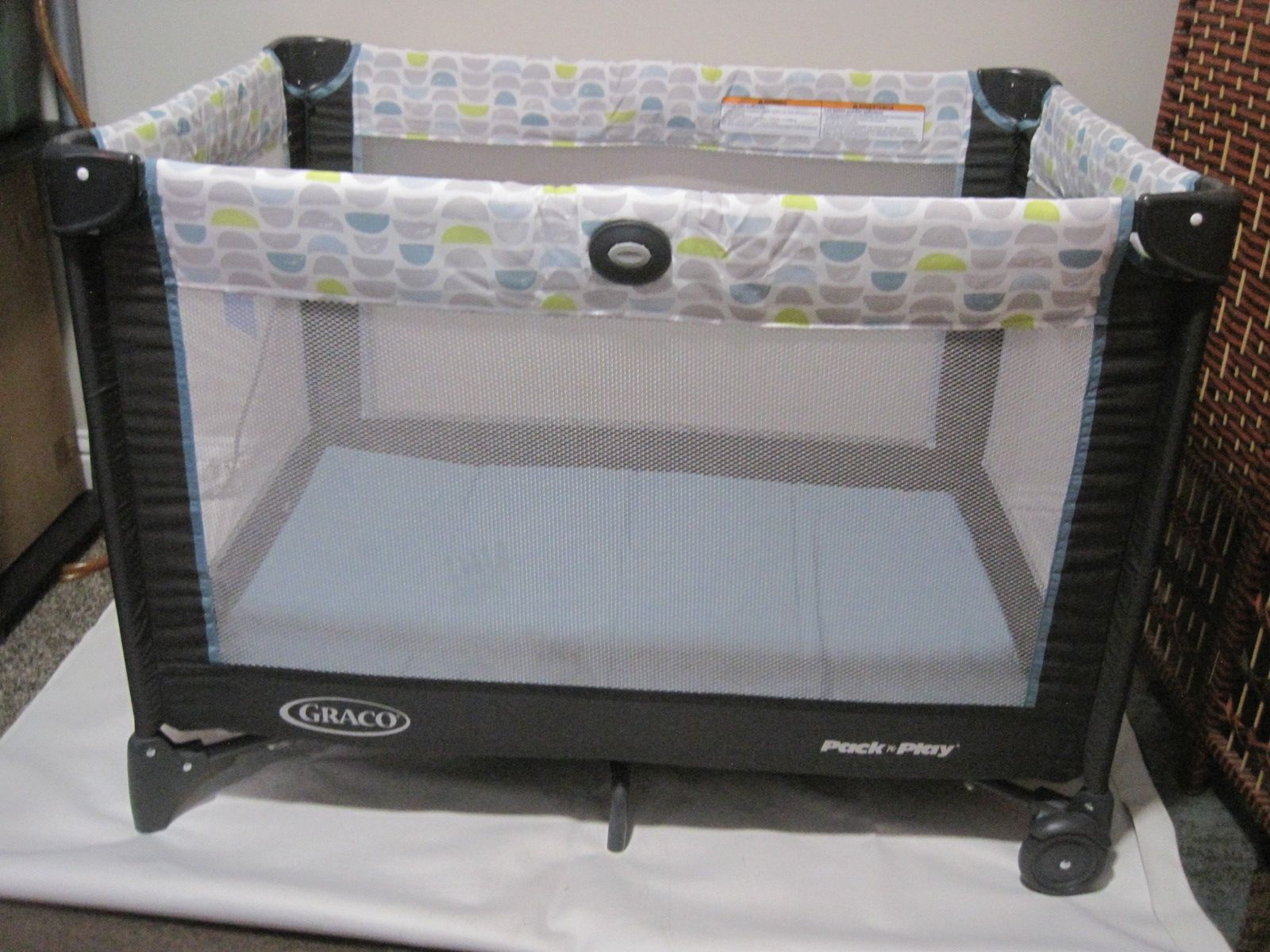 Graco Pack N Play Portable Playpen Compact Fold with Push-Button w/ Carrying Bag