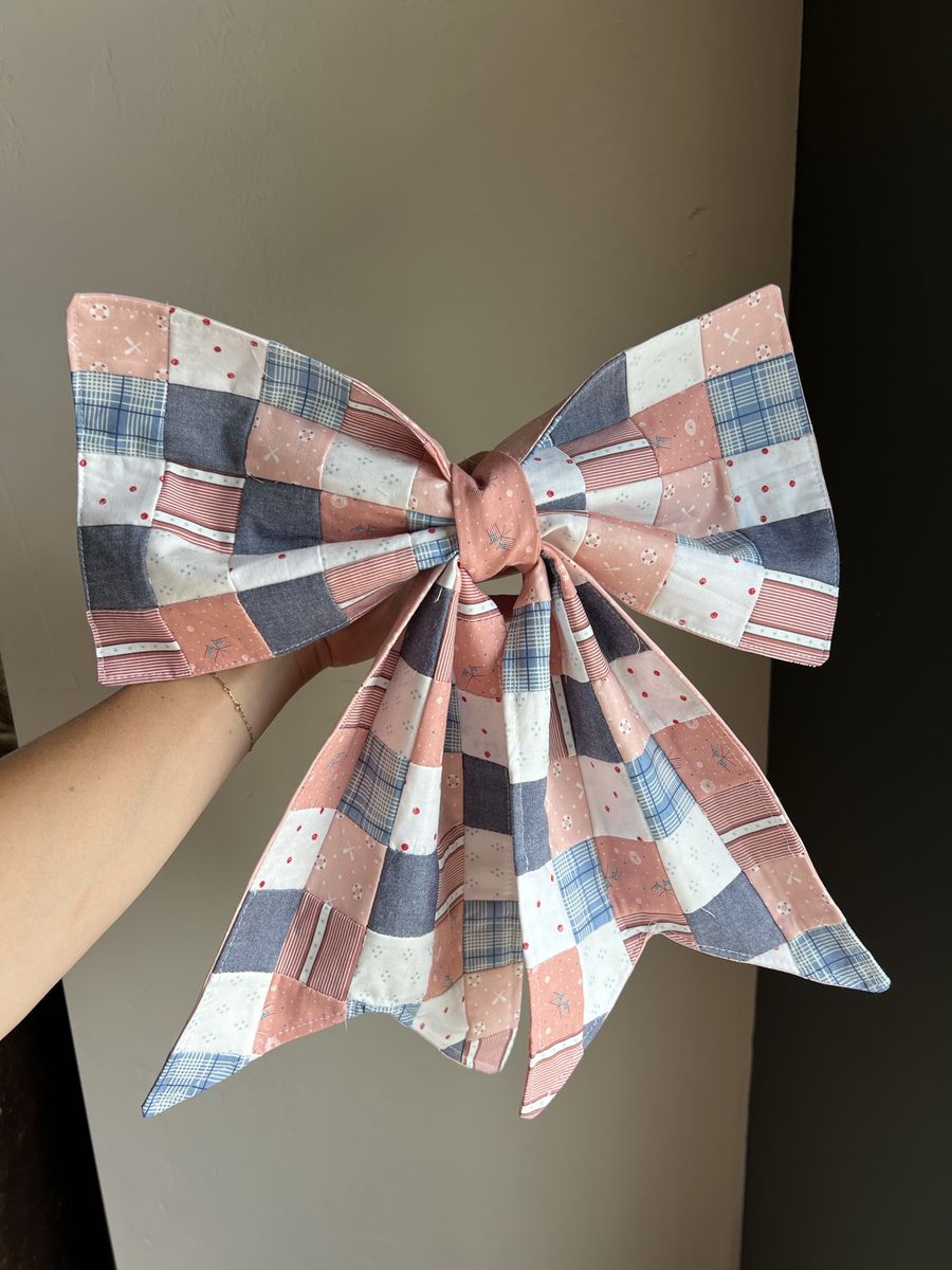 Decorative bow
