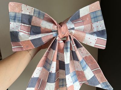 Decorative bow