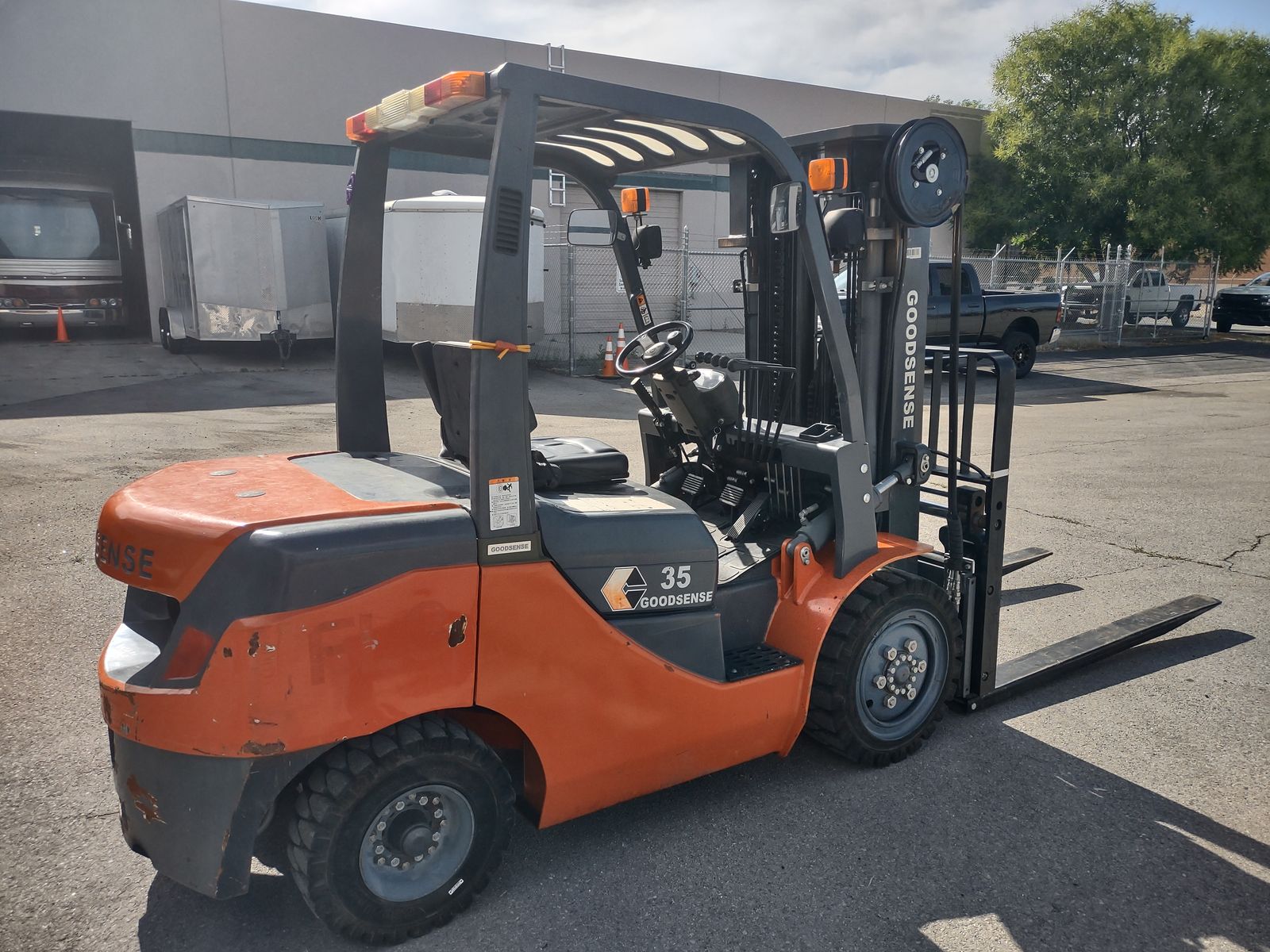 2016 Goodsense FD35 Diesel Forklift – 8,000 lb Capacity – Mitsubishi Diesel – Side Shift & Fork Positioners