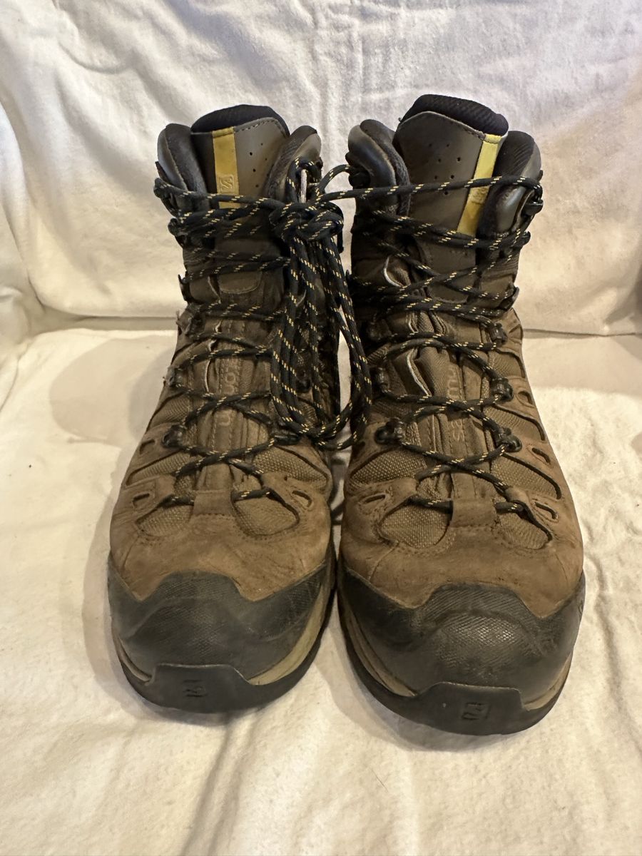 Salomon men’s size 13 Gore-Tex mid hiking boots