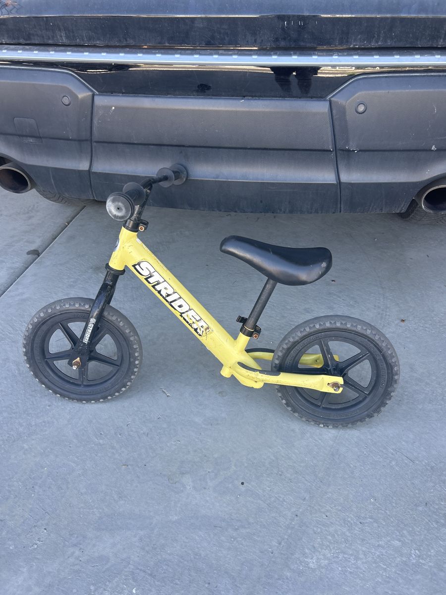 Strider 12 Classic Balance Bike - Yellow, Adjustable Seat & Handlebars