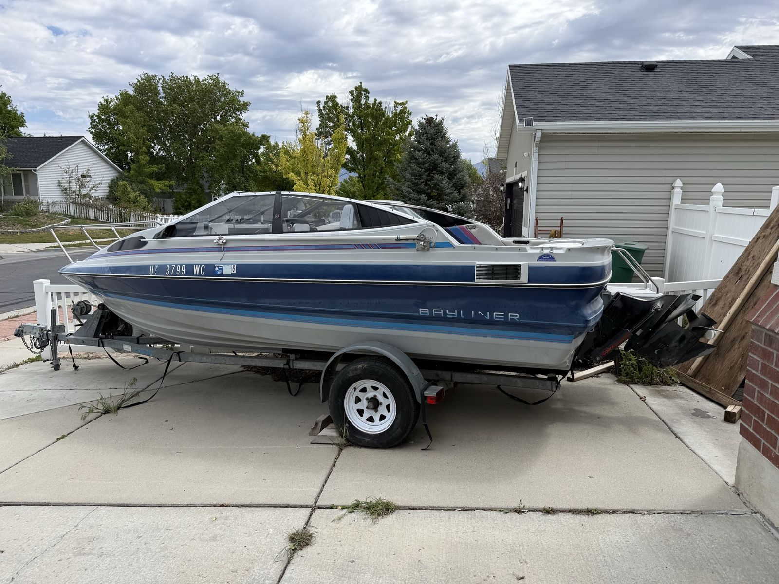 1989 Bayliner 200 - 1952CKCC 19 FT Watercraft