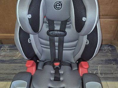 Excellent! Evenflo Platinum Evolve 3-in- 1 combination booster car seat harness