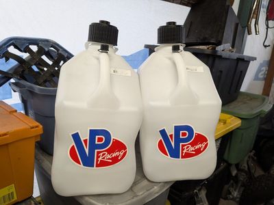 2 gas cans
