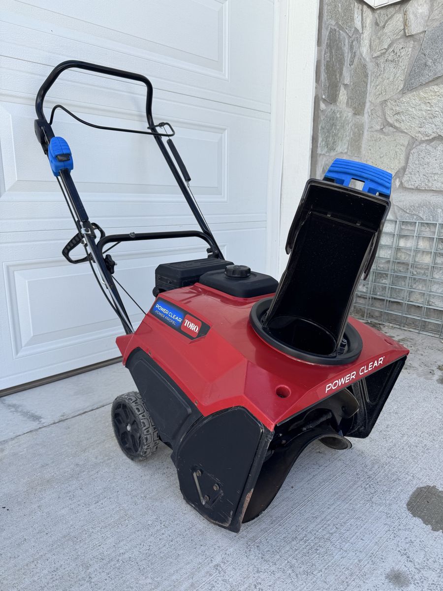 Toro Power Clear 721 QZE Snow Blower - 21 inch, Electric Start