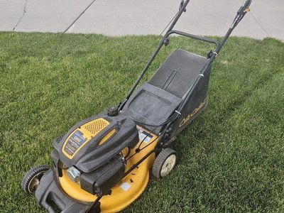 Self propelled 19" Cub Cadet