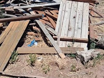 Freebie week, 2x4s 4x4s wood piles, fencing, barnwood all FREE